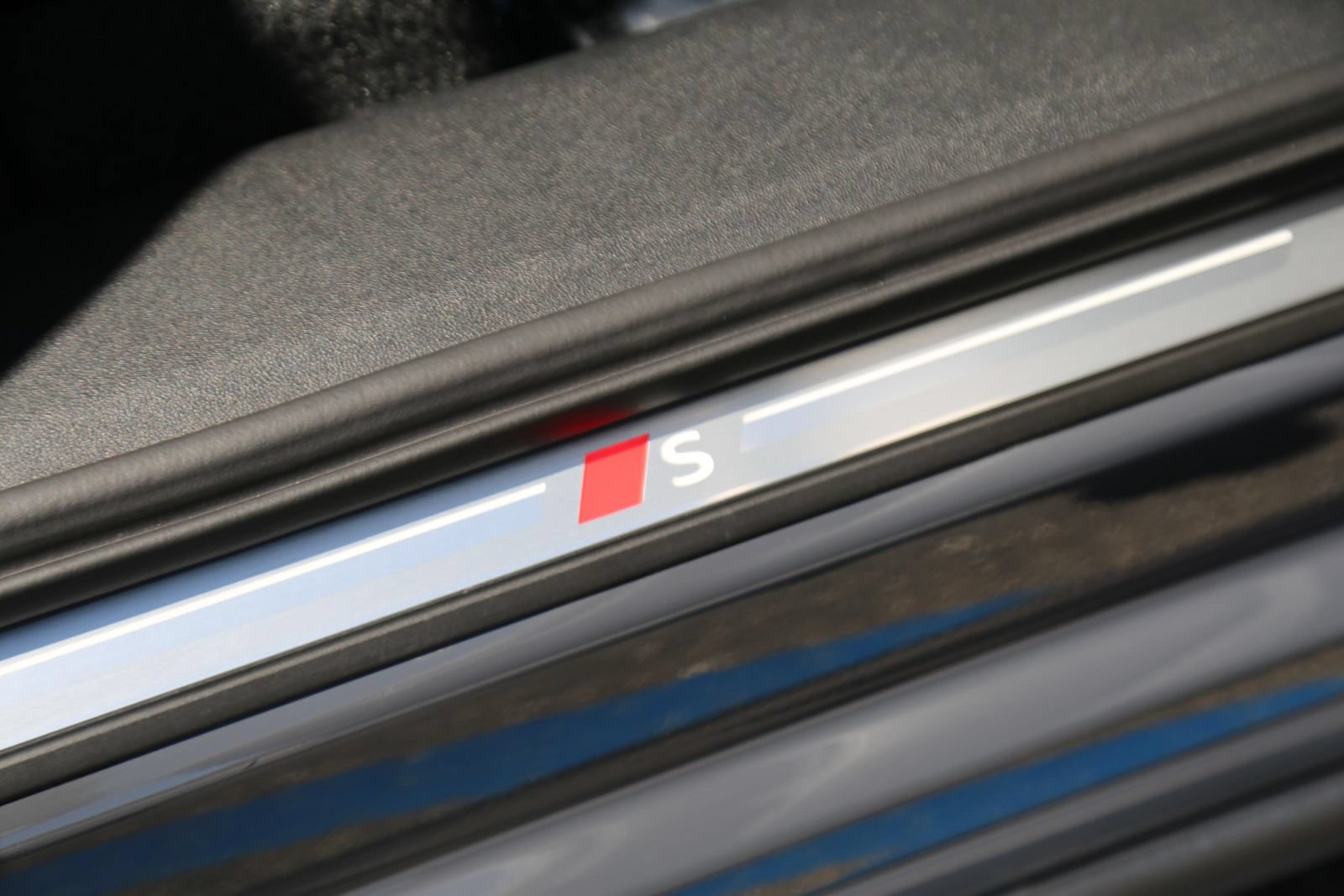 Certified 2025 Audi SQ6 e-tron Prestige AWD/4WD image 21