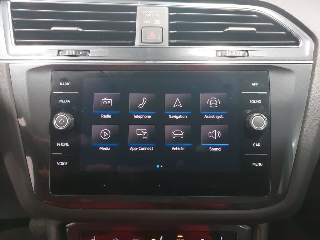 Used 2022 Volkswagen Tiguan SE image 21