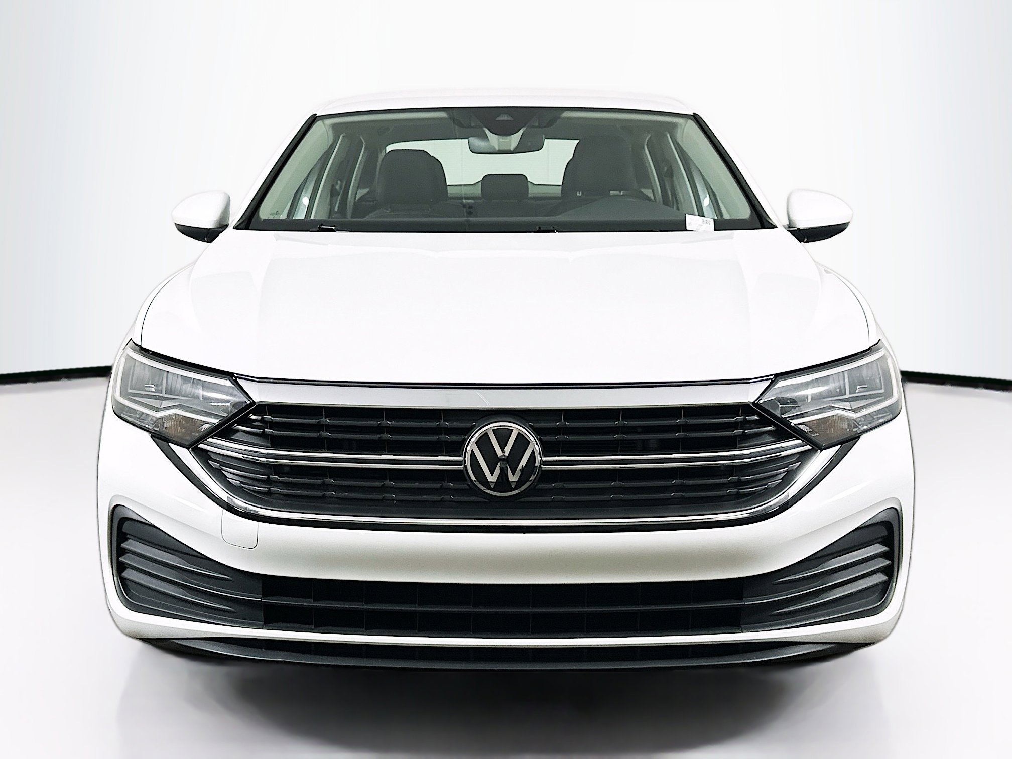 Used 2024 Volkswagen Jetta S image 2