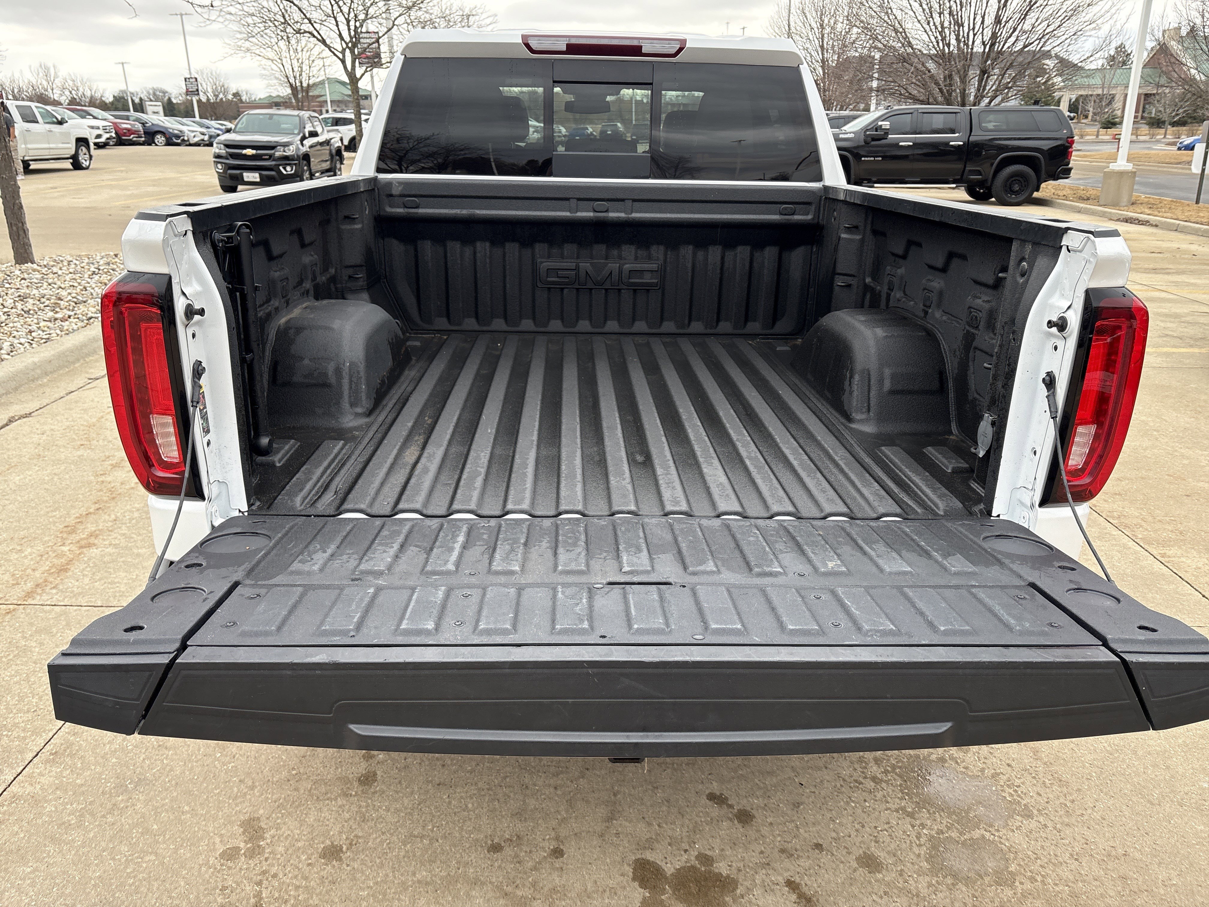 Used 2023 GMC Sierra 1500 SLT w/ SLT Premium Plus Package AWD/4WD image 15
