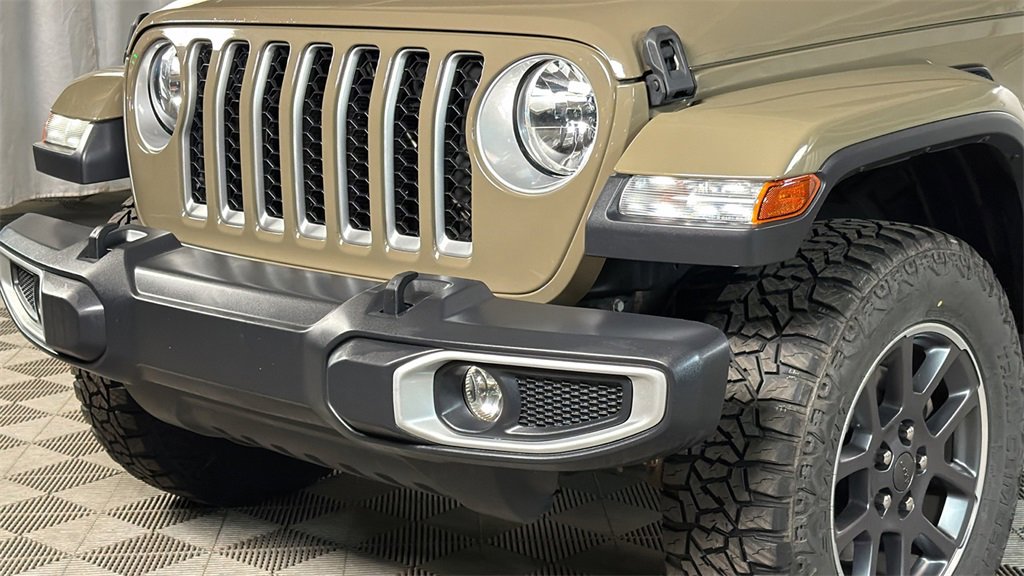 Used 2020 Jeep Gladiator Overland image 3