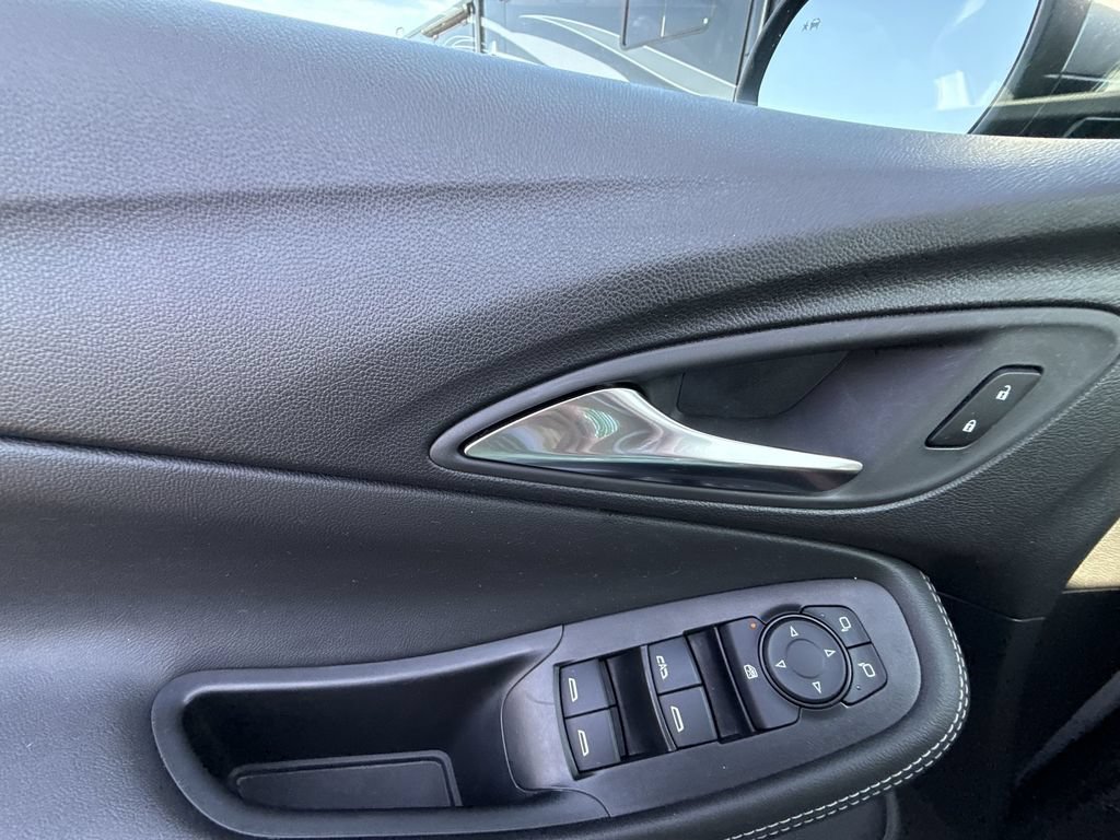 Certified 2026 Buick Encore GX Preferred FWD image 30