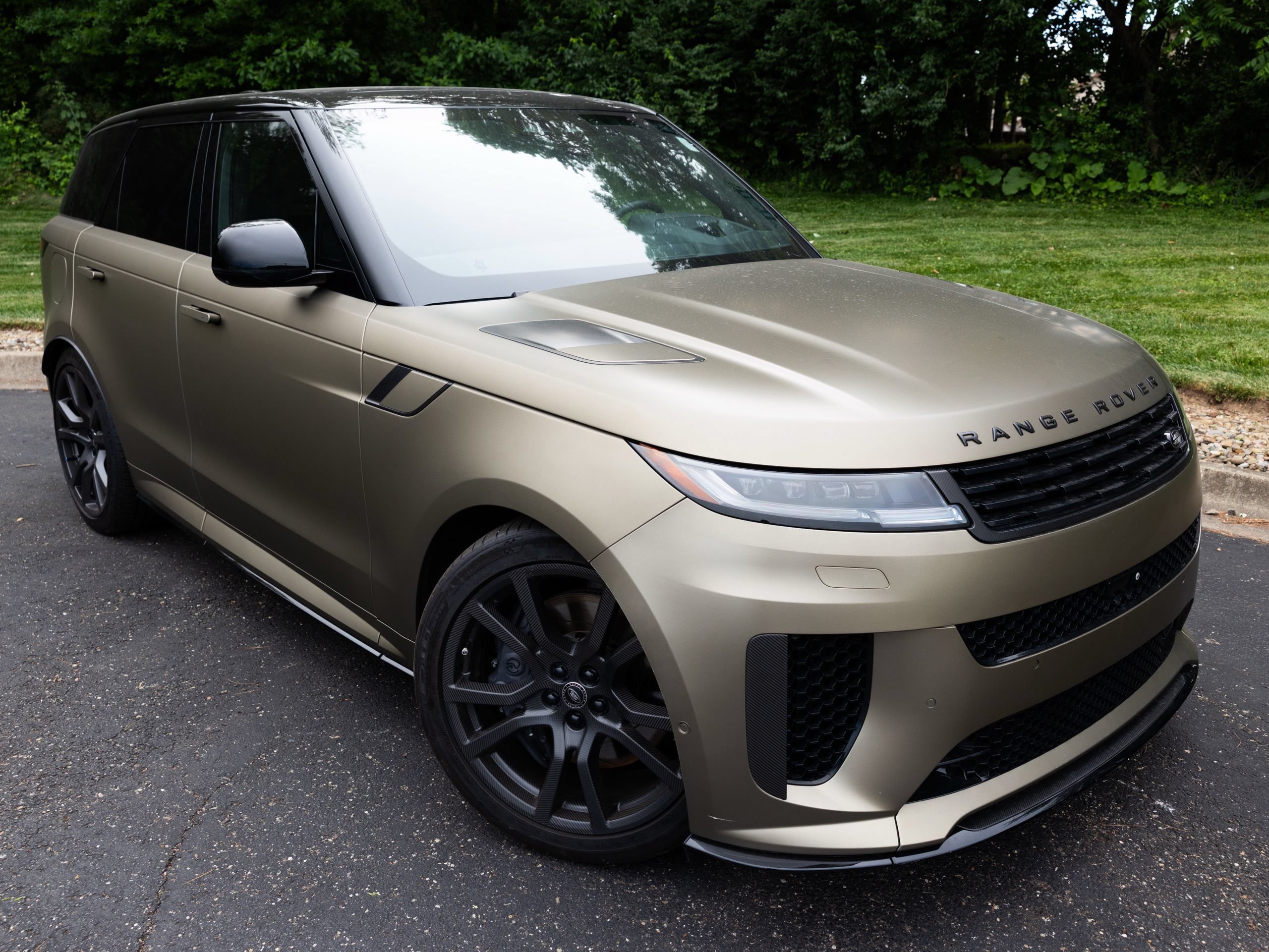 Used 2024 Land Rover Range Rover Sport SV Edition One Carbon Bronze AWD/4WD image 4