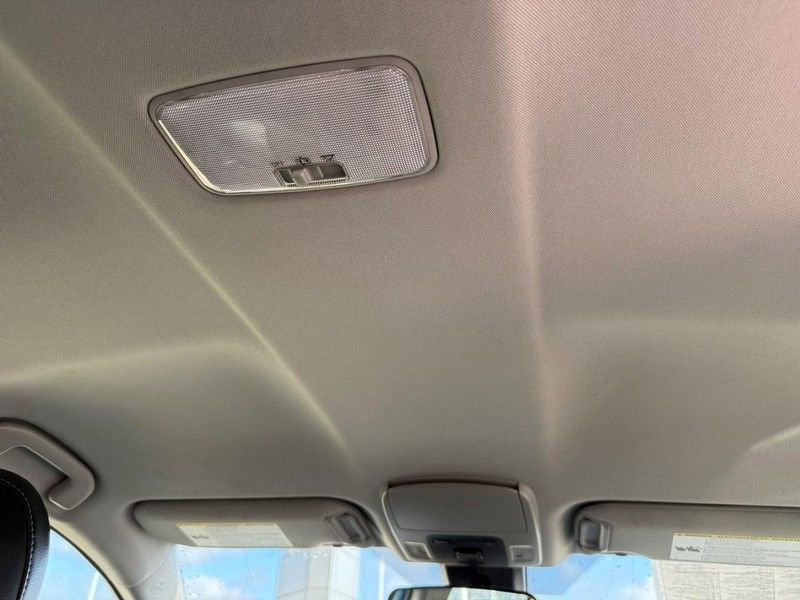 Used 2020 Toyota Camry SE image 15