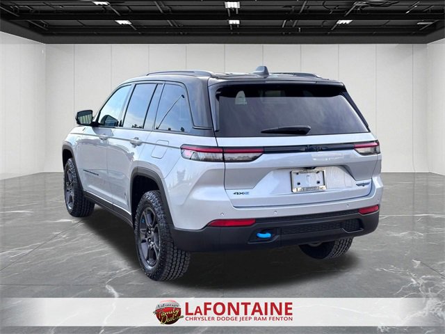 Used 2024 Jeep Grand Cherokee Trailhawk image 3
