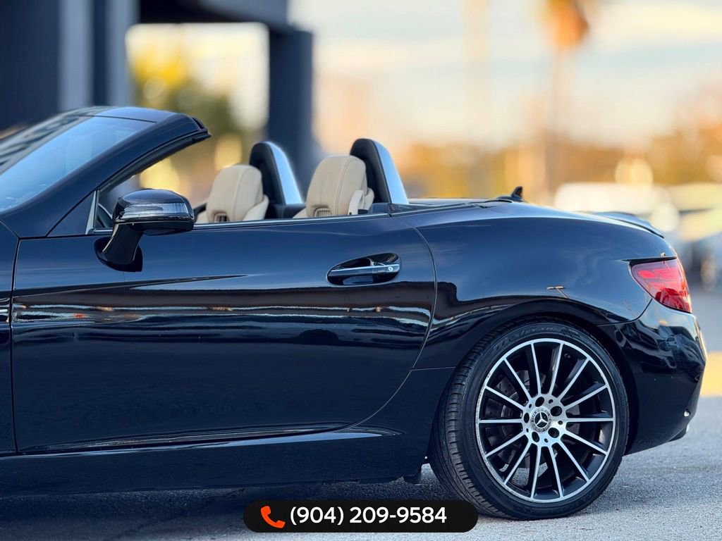 Used 2018 Mercedes-Benz SLC 300 image 3