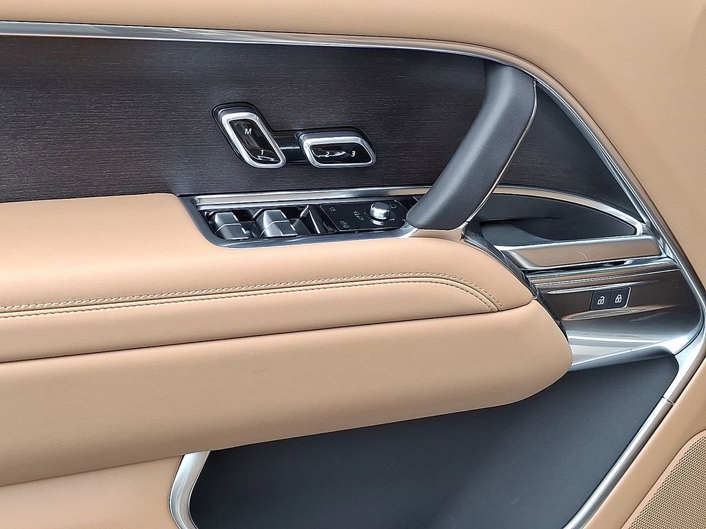 New 2026 Land Rover Range Rover SE image 7