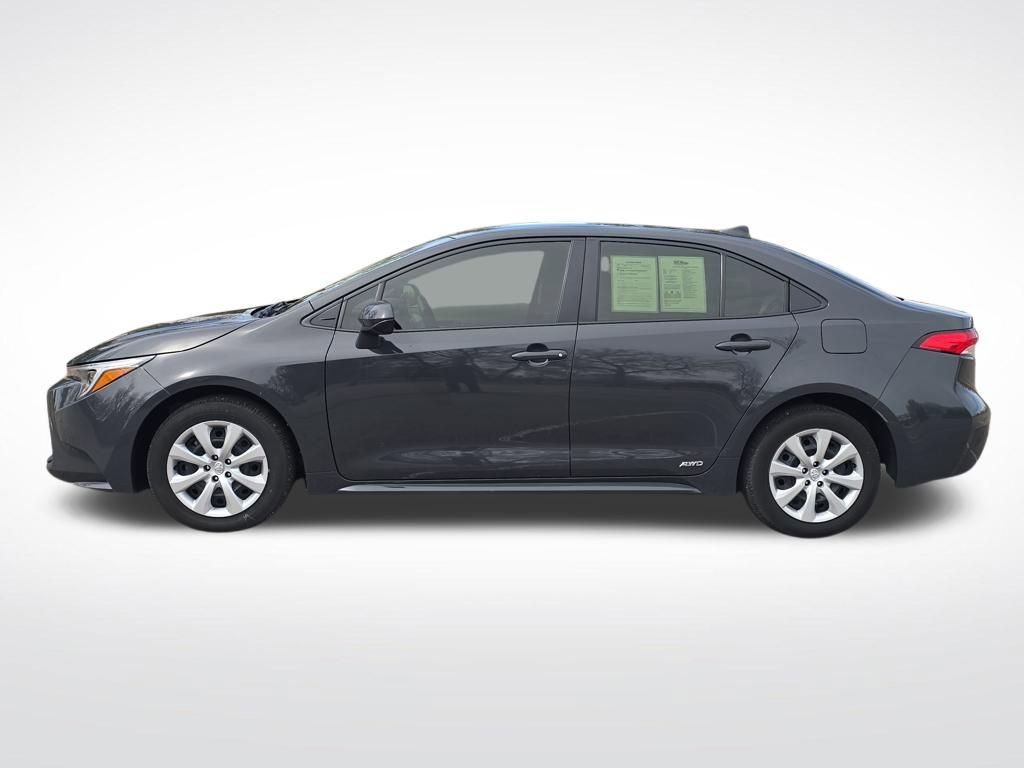 Used 2025 Toyota Corolla LE AWD/4WD image 2