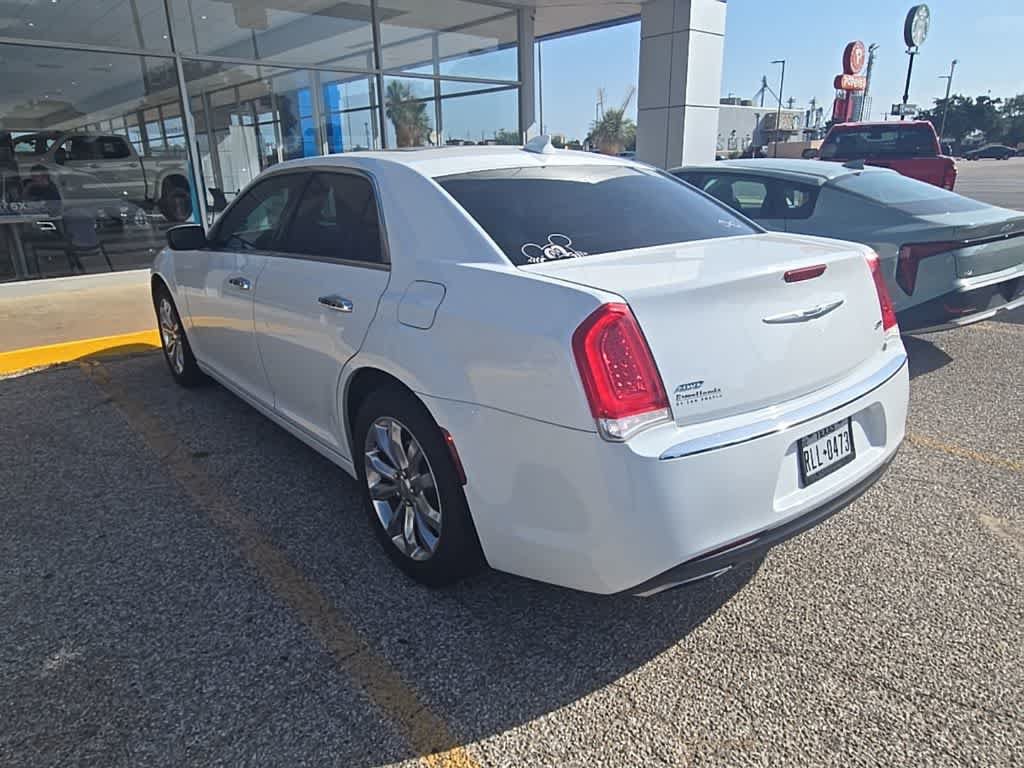 Used 2020 Chrysler 300 Limited AWD/4WD image 4