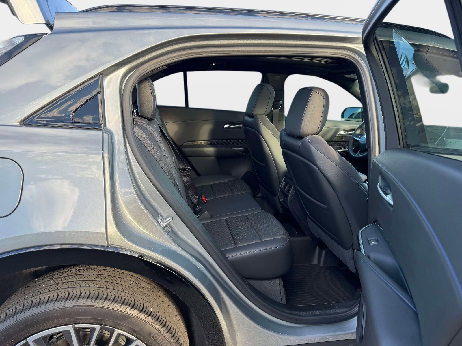Certified 2025 Cadillac XT4 Sport AWD/4WD image 16