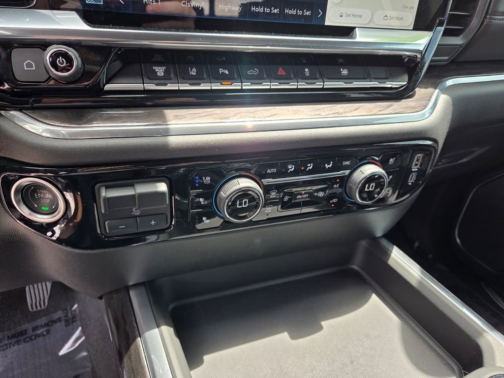 Certified 2025 Chevrolet Silverado 3500 LTZ w/ LTZ Convenience Package image 27