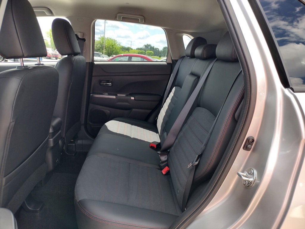 New 2025 Mitsubishi Outlander Sport SE image 7