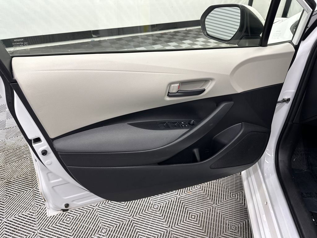 Used 2022 Toyota Corolla LE FWD image 10