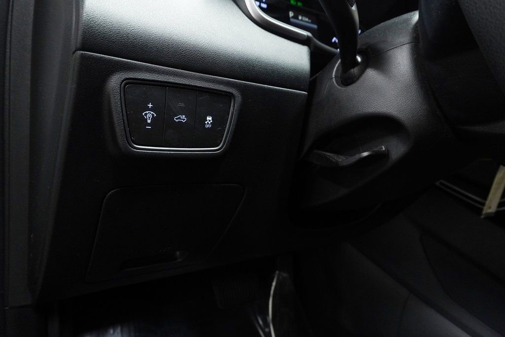 Used 2023 Hyundai Santa Cruz SE image 21