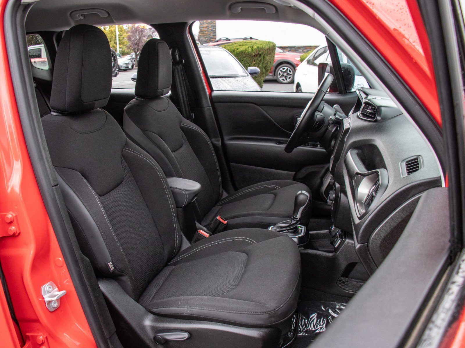 Used 2023 Jeep Renegade Latitude w/ Premium Group image 18