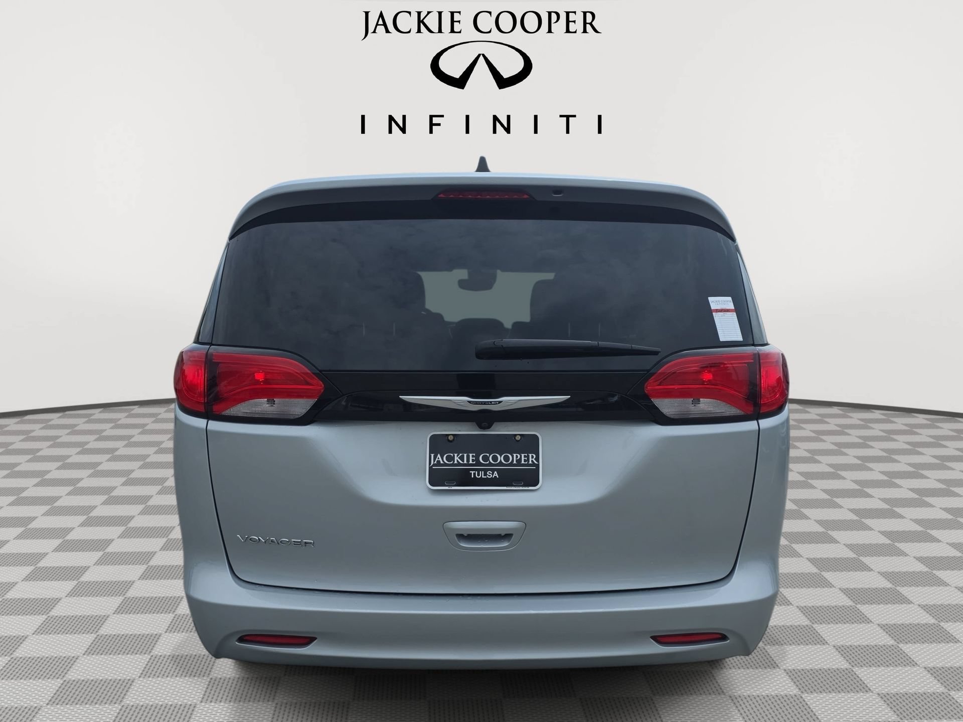 Used 2023 Chrysler Voyager LX FWD image 6