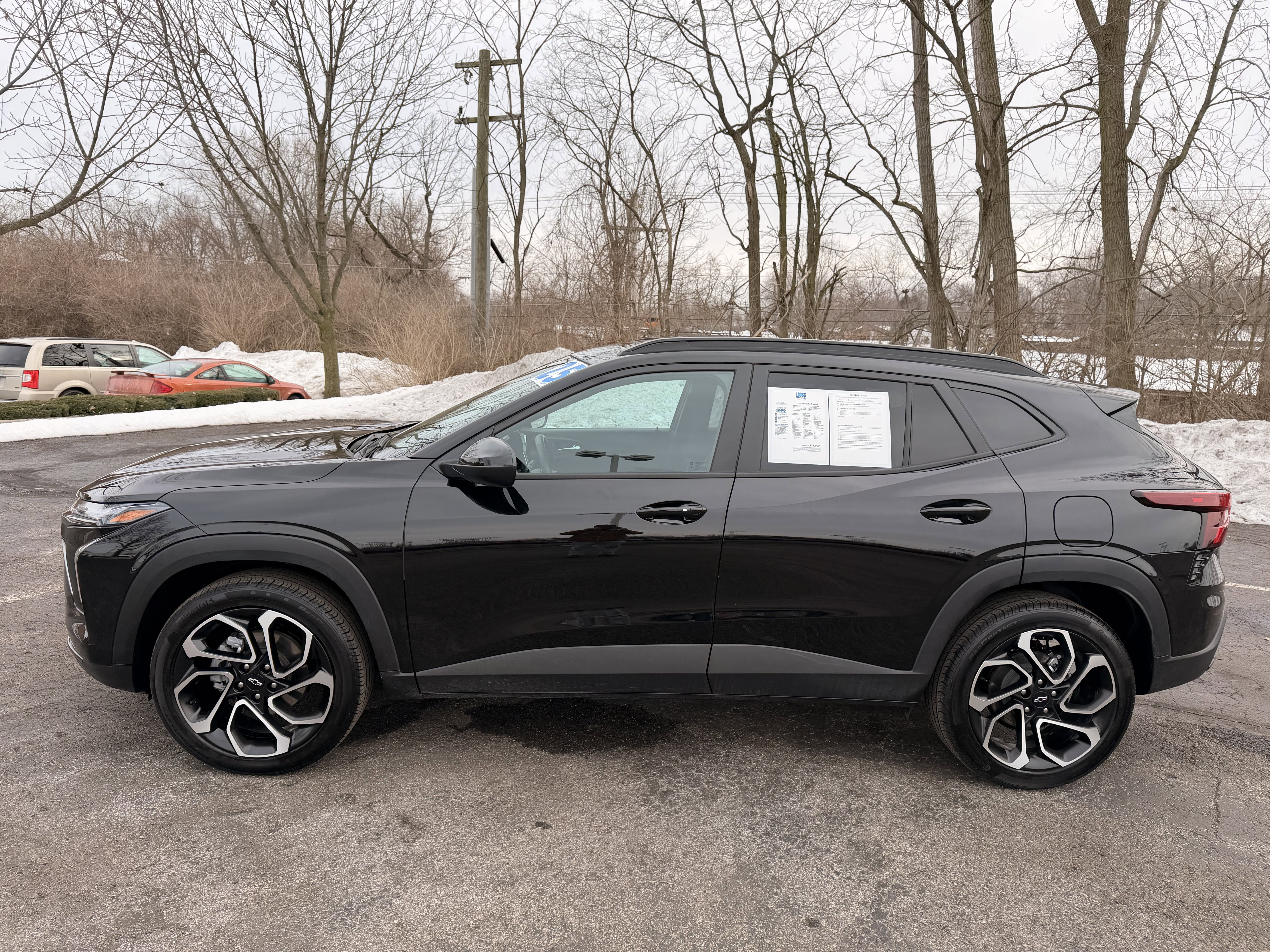Used 2025 Chevrolet Trax RS w/ Sunroof Package image 6
