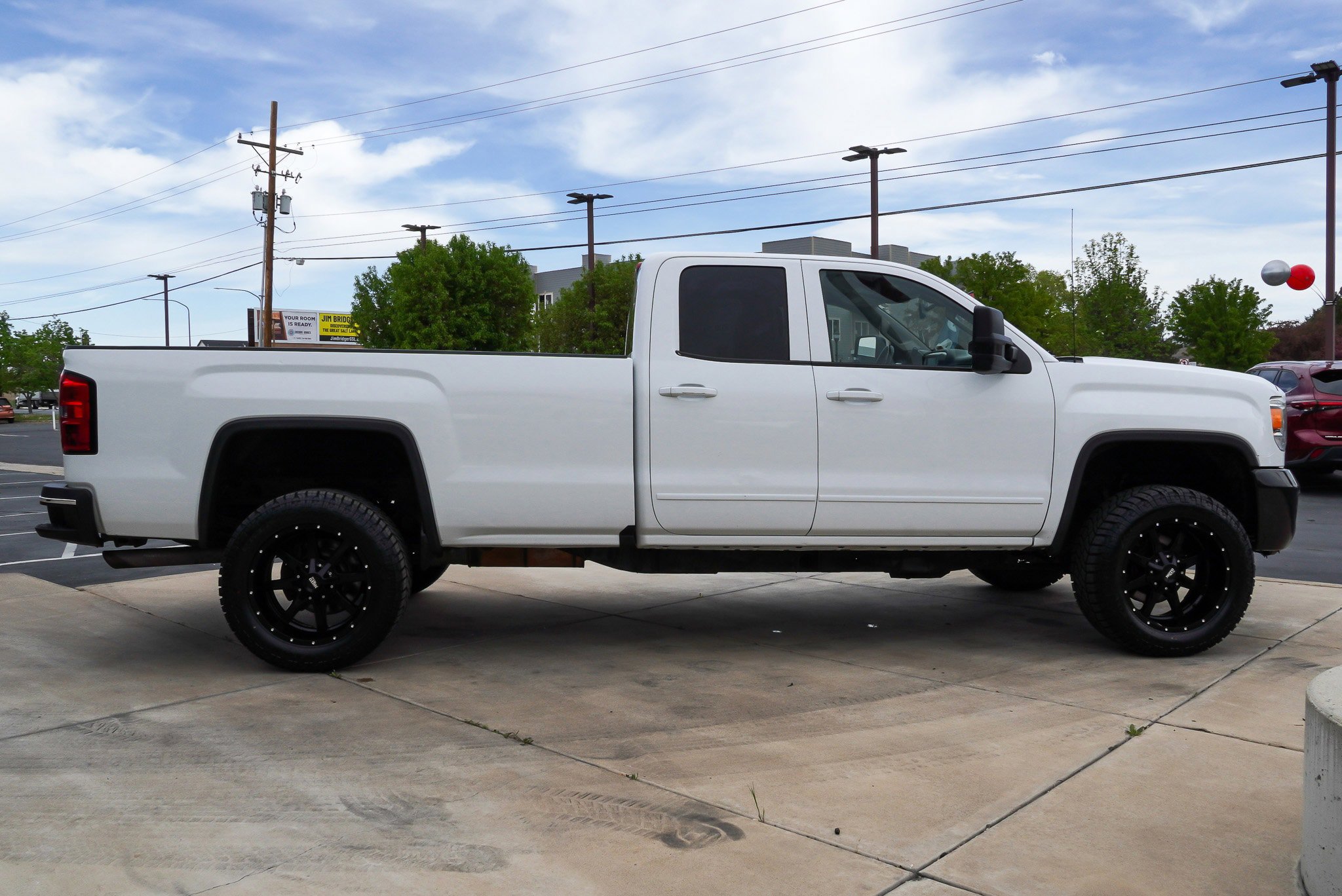 Used 2016 GMC Sierra 2500 SLE w/ SLE Preferred Package AWD/4WD image 9