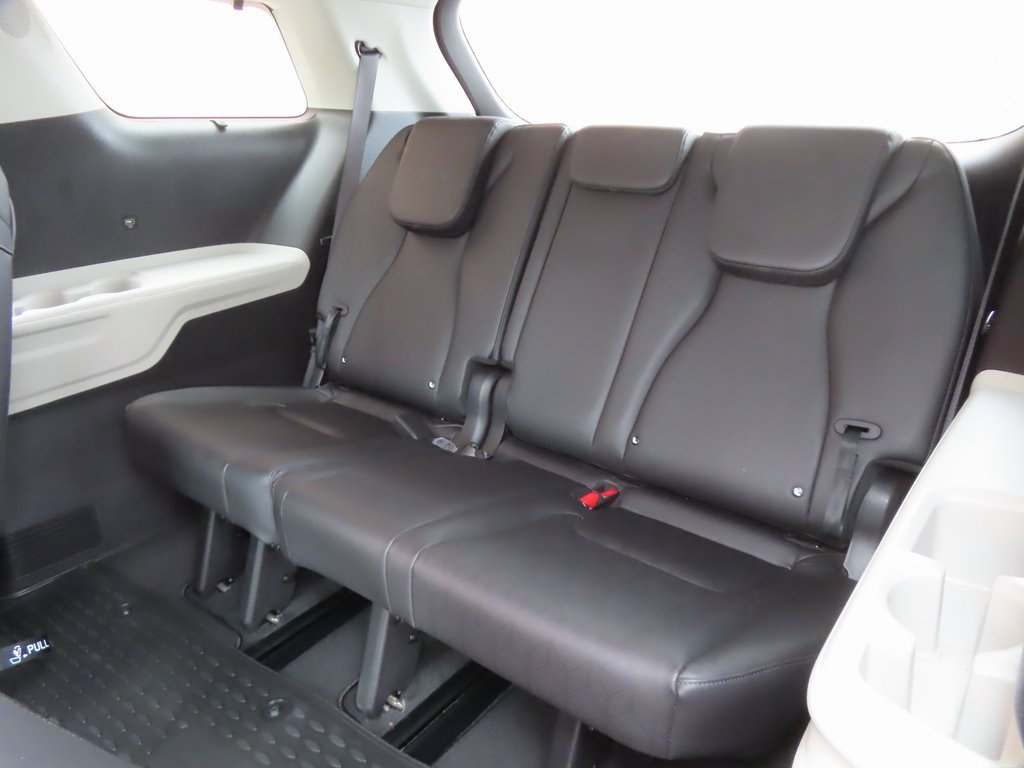 Certified 2024 Kia Carnival EX image 32