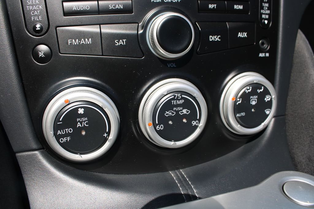 Used 2014 Nissan 370Z Touring RWD image 24