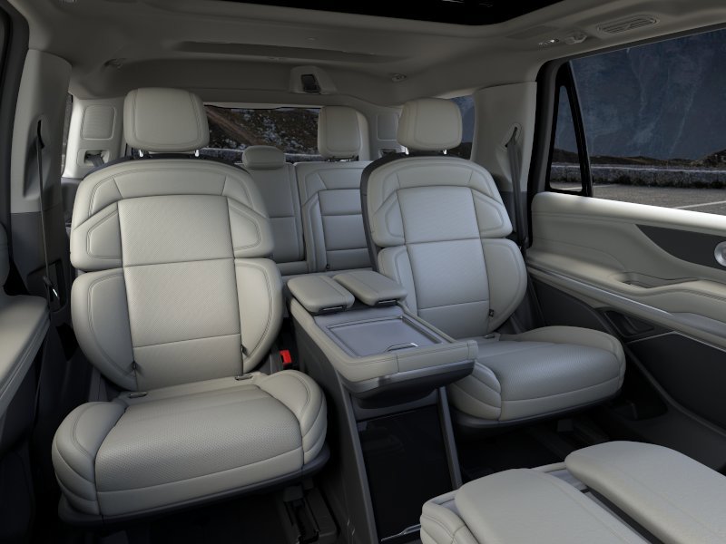 New 2026 Lincoln Navigator Reserve AWD/4WD image 11
