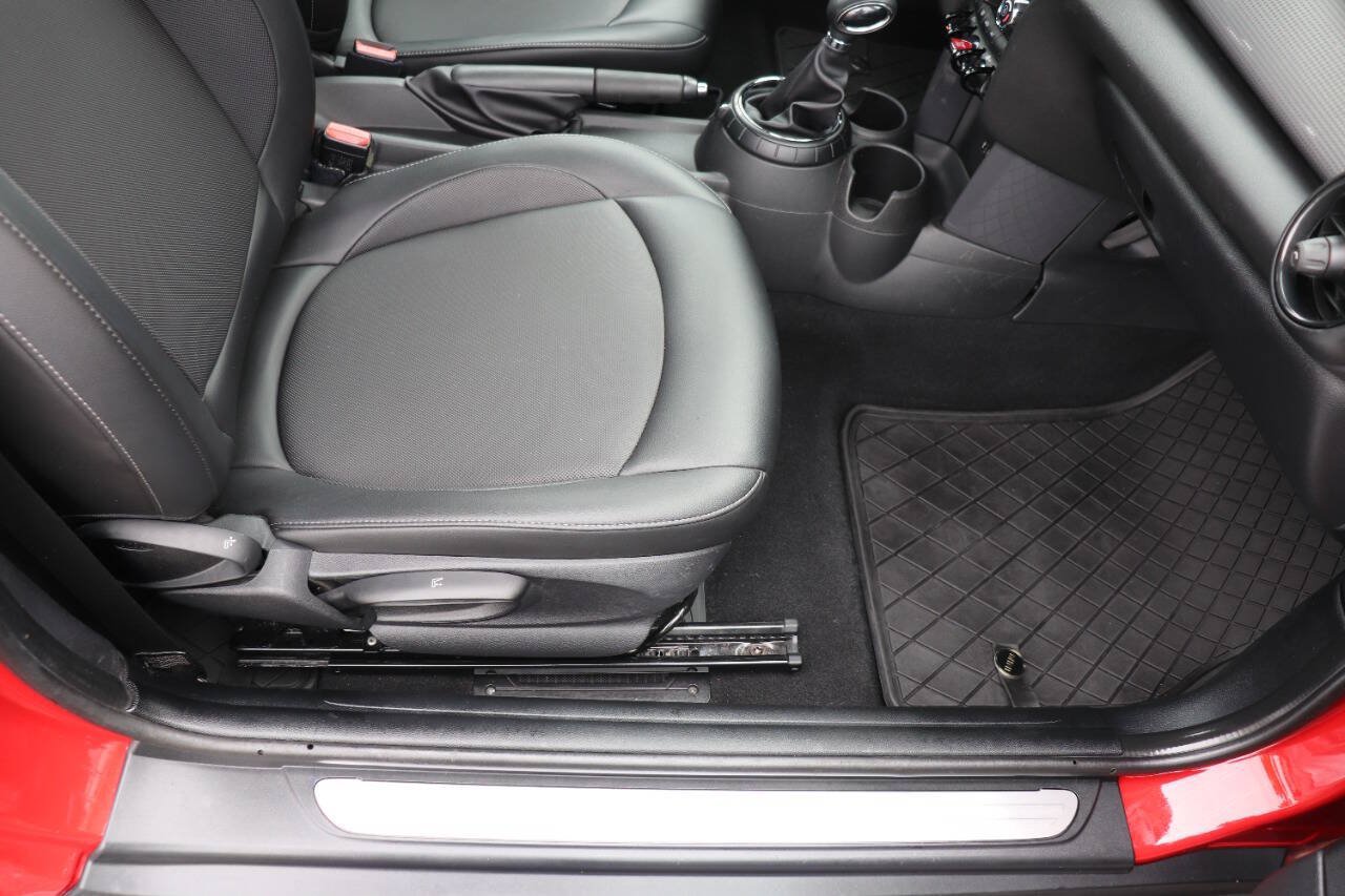 Used 2014 MINI Cooper 2-Door Hardtop FWD image 25
