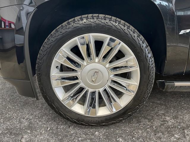 Used 2016 Cadillac Escalade ESV Platinum AWD/4WD image 12
