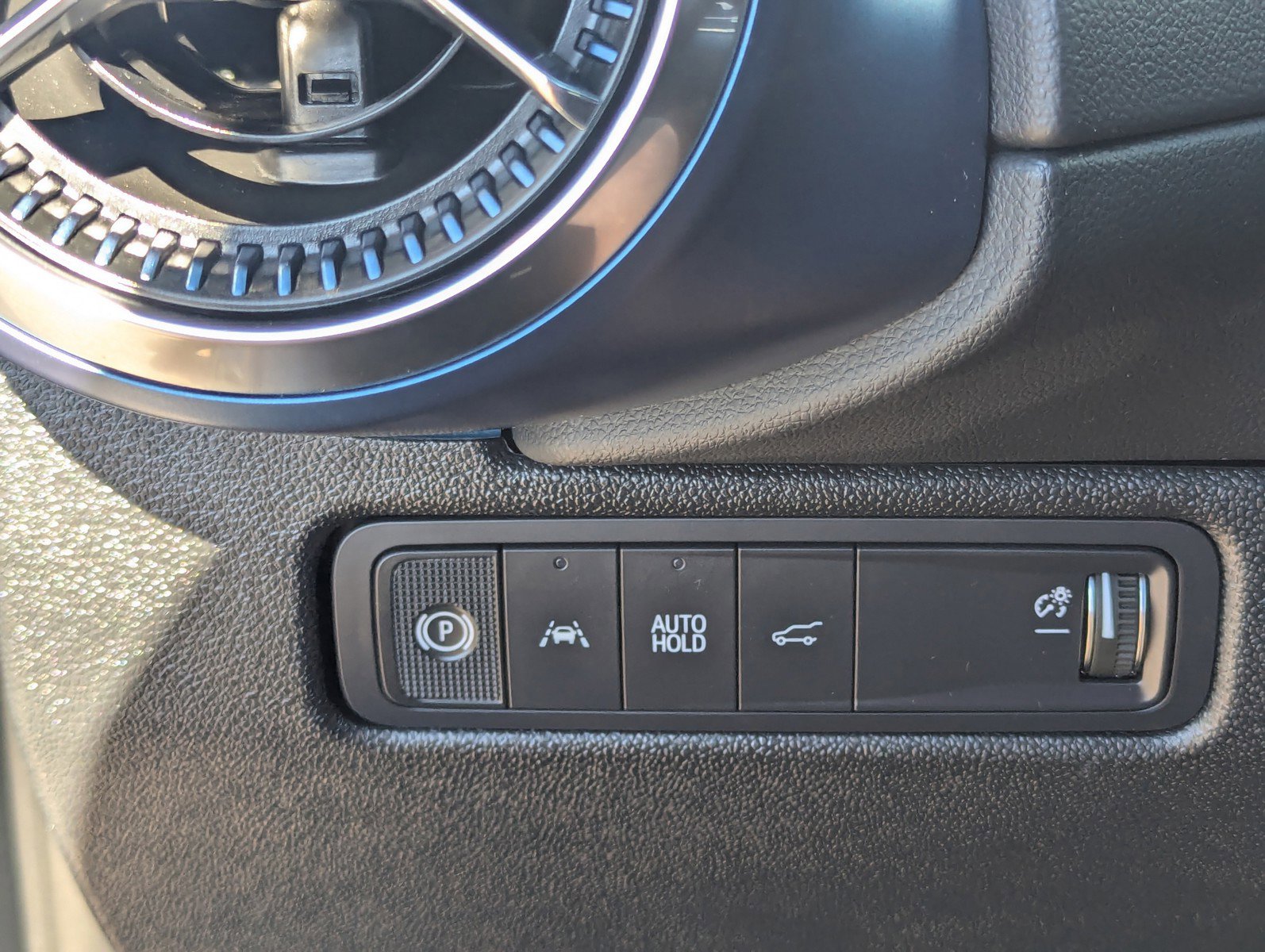 Certified 2025 Chevrolet Equinox EV LT w/ Convenience Package image 31