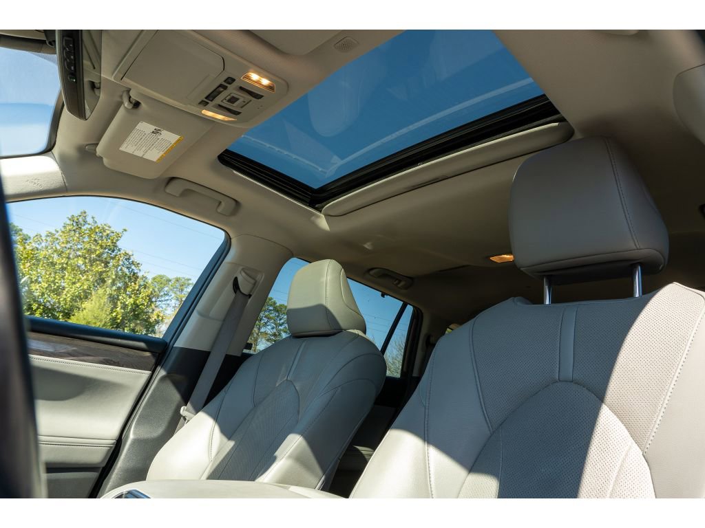 Used 2020 Toyota Highlander Limited image 12