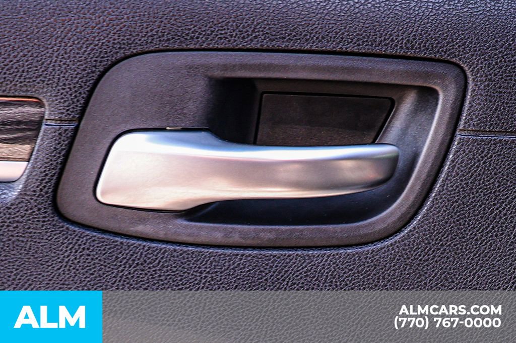 Used 2017 Chrysler 300 Limited RWD image 50