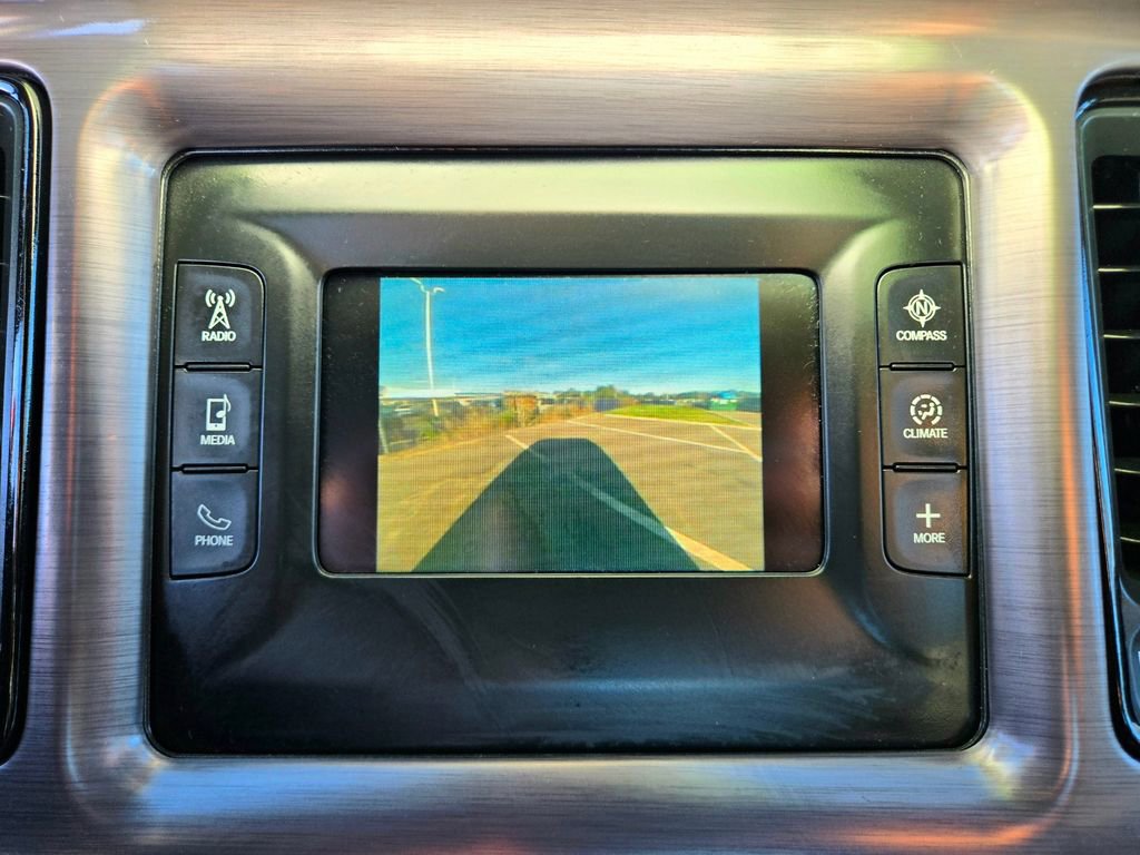 Used 2017 Dodge Challenger SXT image 27