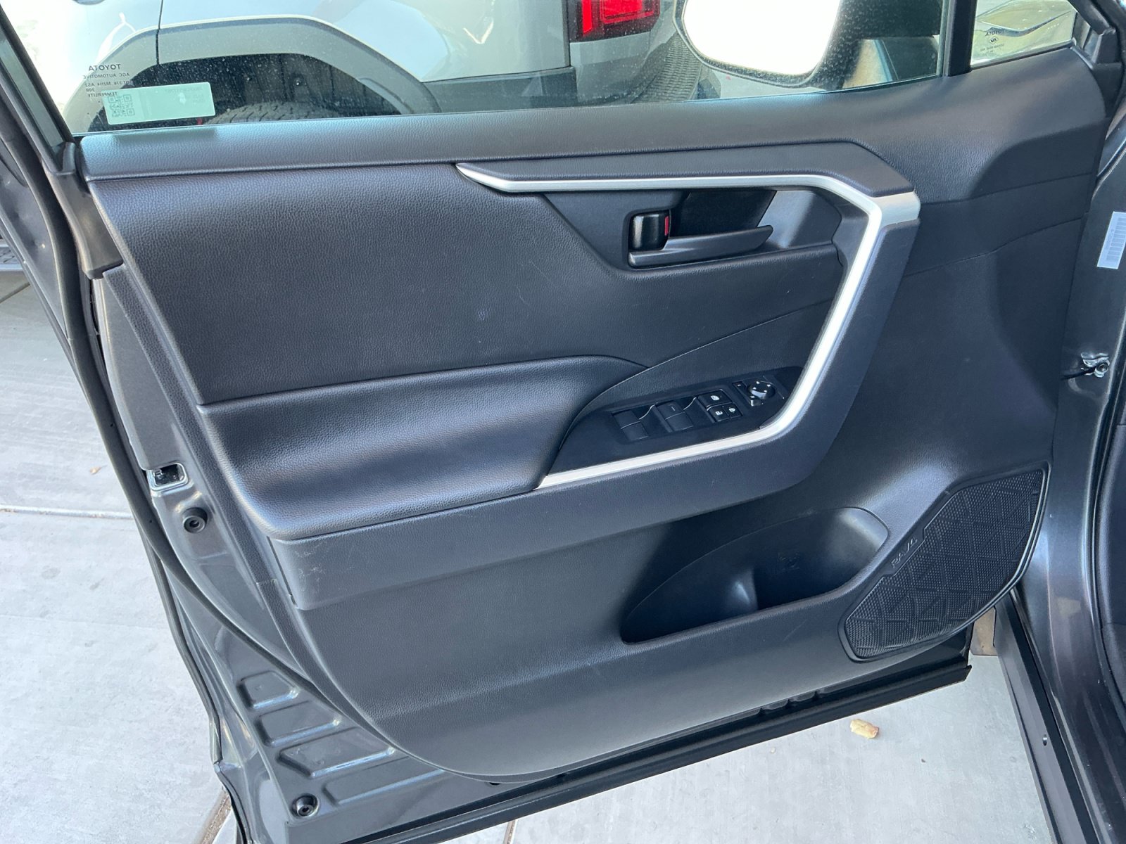 Certified 2025 Toyota RAV4 LE AWD/4WD image 13