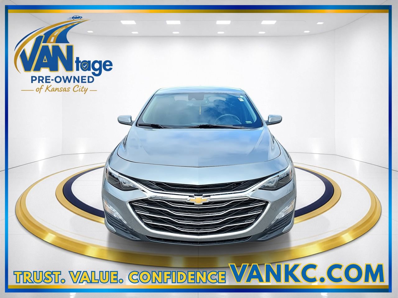 Used 2024 Chevrolet Malibu LT FWD image 2