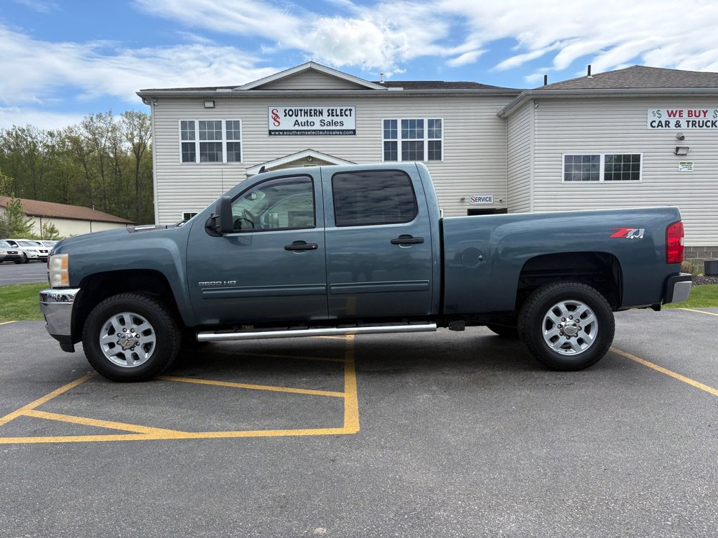 Used 2011 Chevrolet Silverado 3500 LT w/ Interior Plus Package AWD/4WD image 1