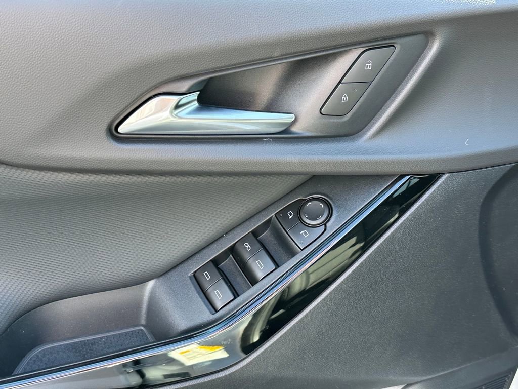 New 2026 Chevrolet Equinox LT w/ Convenience Package II image 17