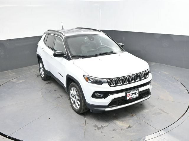 Used 2025 Jeep Compass Limited AWD/4WD image 35