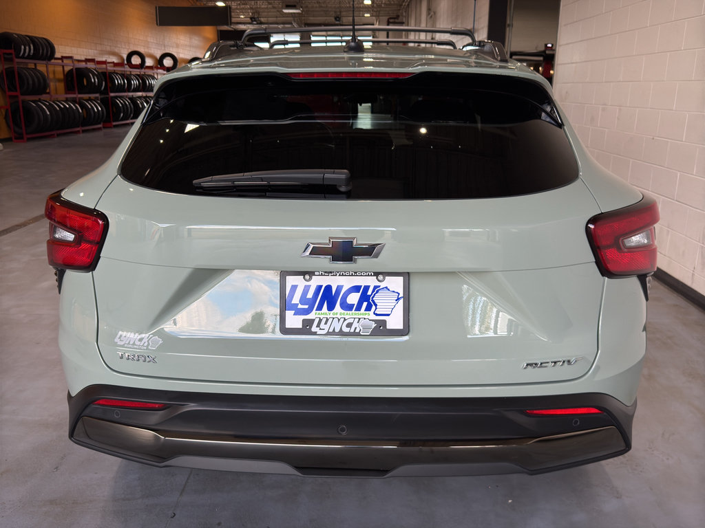 Used 2025 Chevrolet Trax ACTIV w/ Sunroof Package FWD image 4
