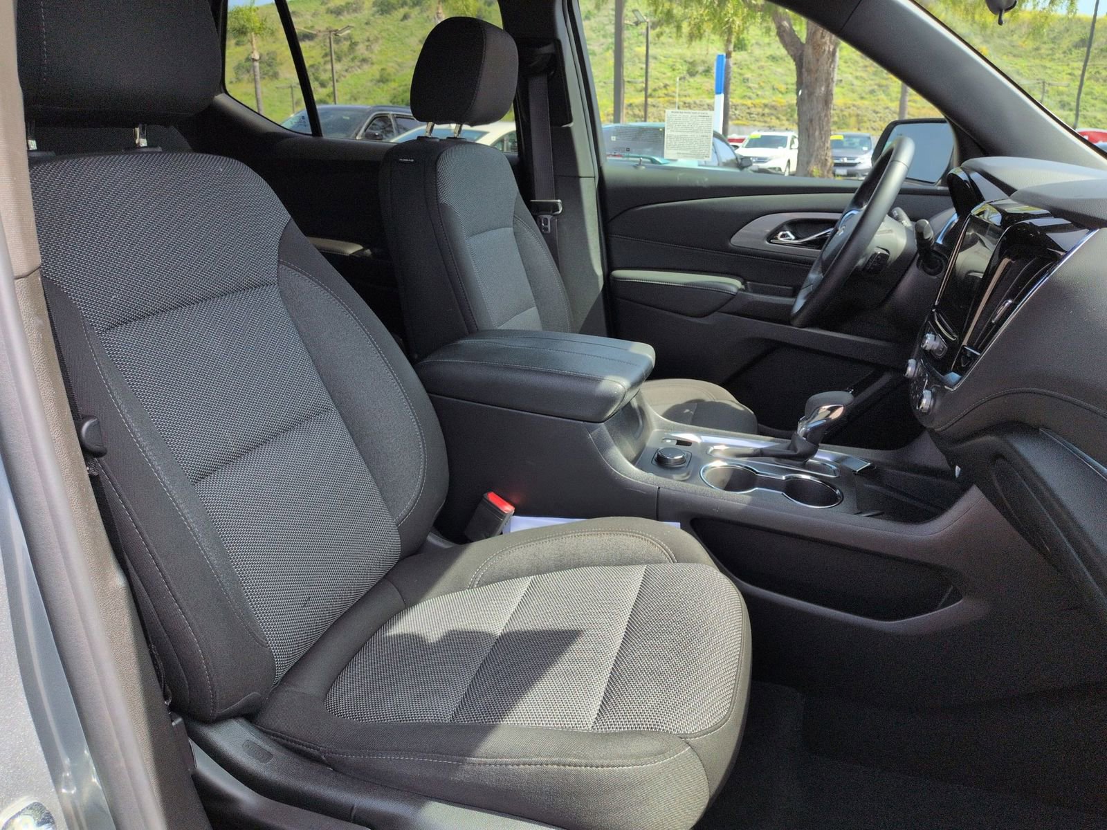 Used 2023 Chevrolet Traverse LT image 30