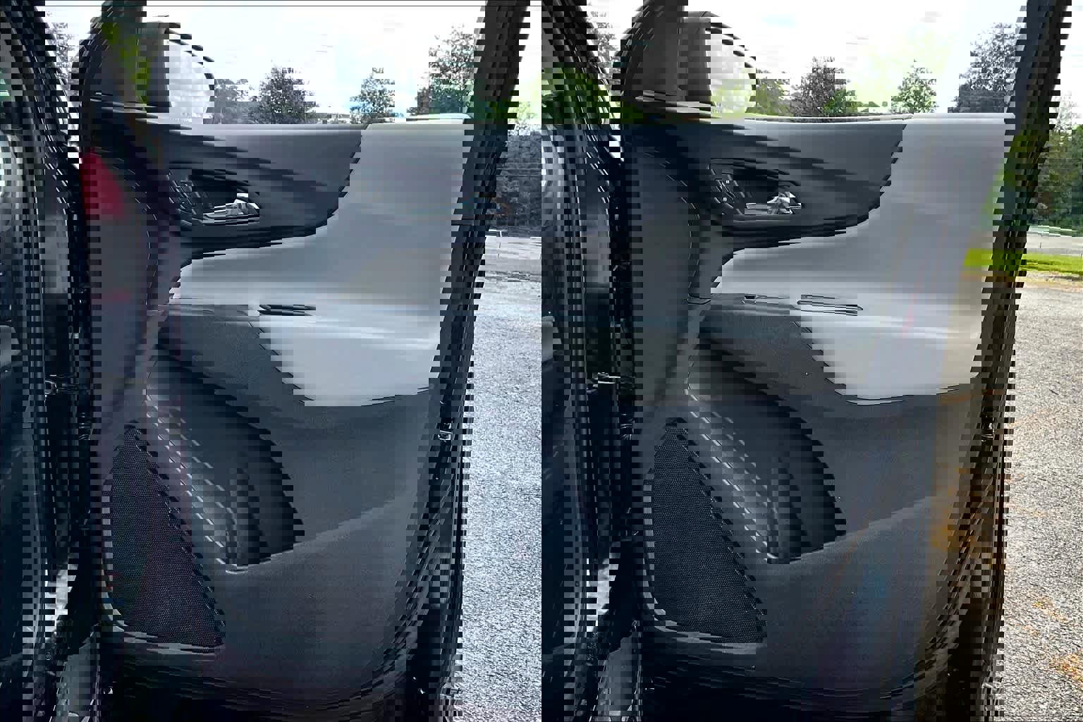 Used 2019 Chevrolet Equinox LS w/ LS Convenience Package image 22