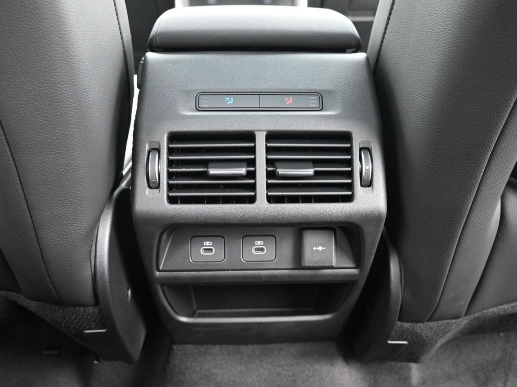 New 2026 Land Rover Discovery Sport Landmark AWD/4WD image 17