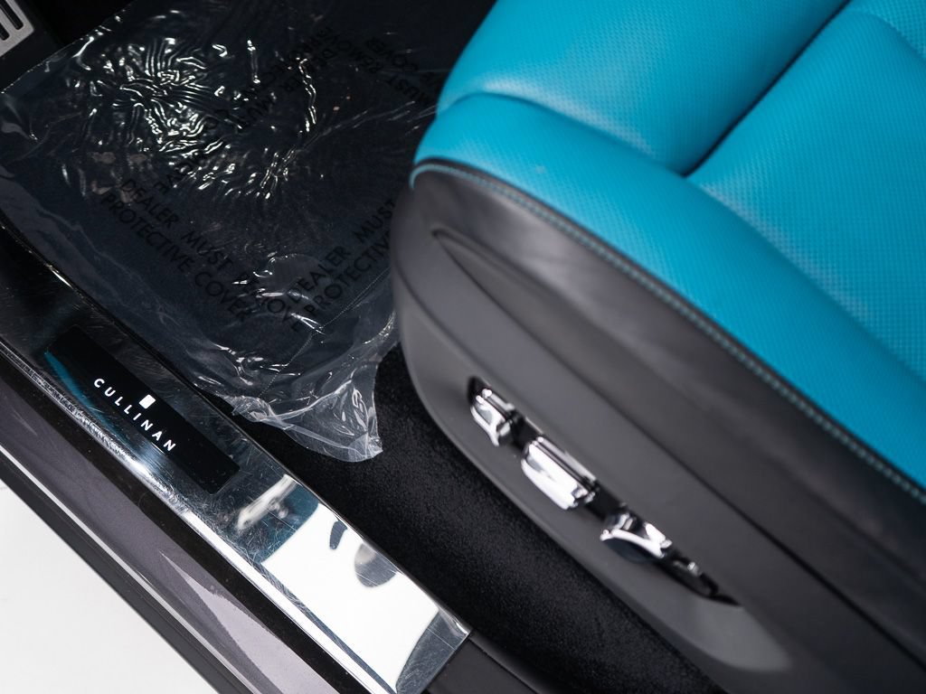 Used 2024 Rolls-Royce Cullinan w/ Cullinan Package AWD/4WD image 13