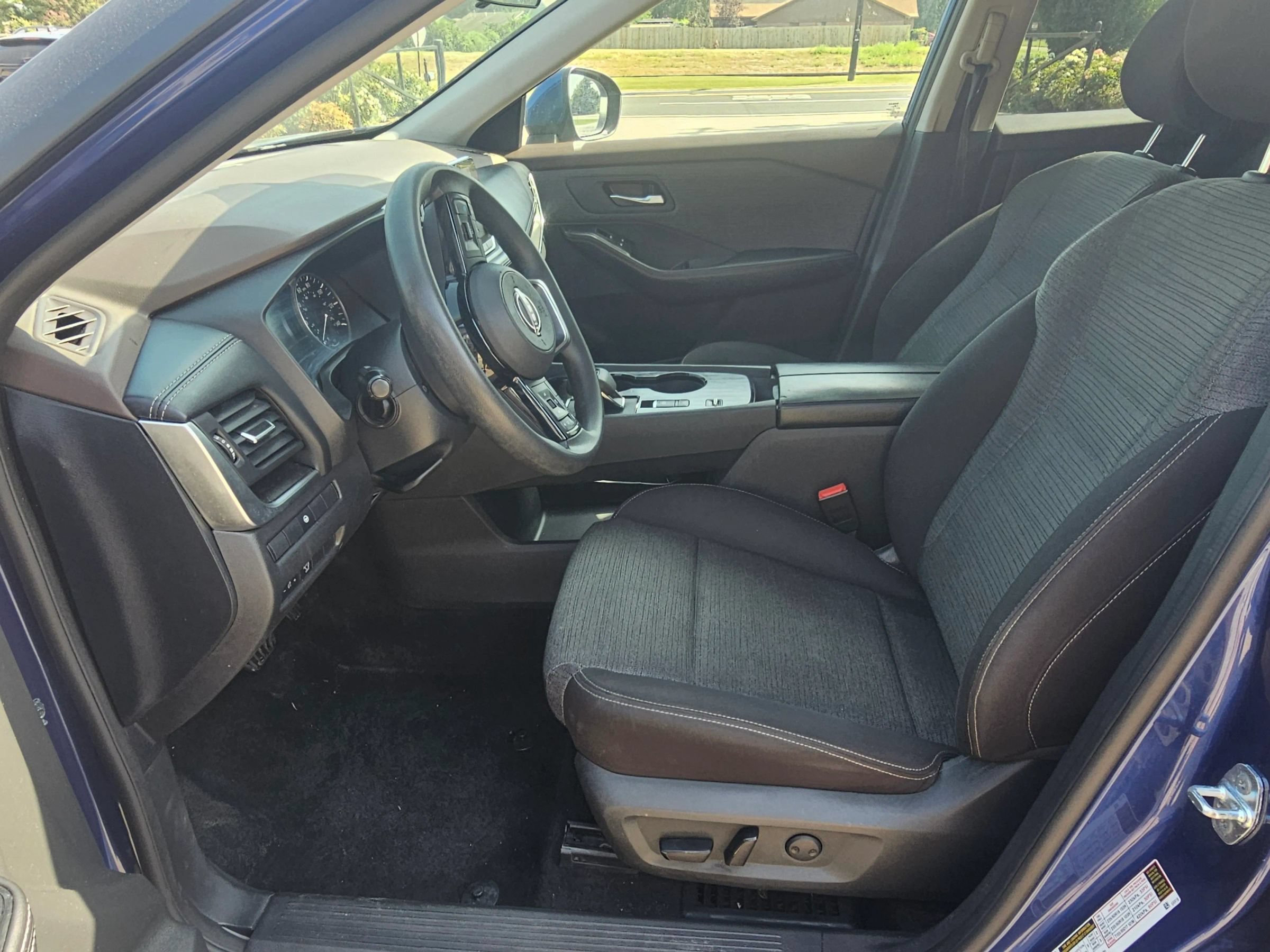 Used 2023 Nissan Rogue SV FWD image 15