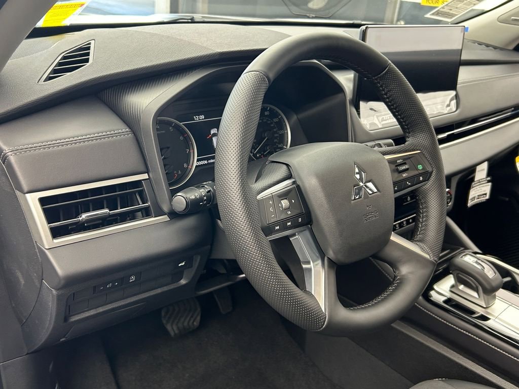 New 2026 Mitsubishi Outlander Trail Edition image 15
