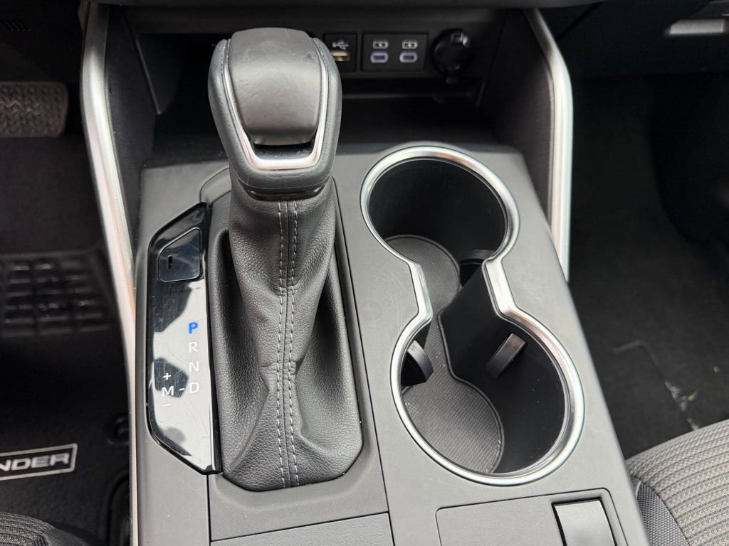 Used 2024 Toyota Highlander LE image 27