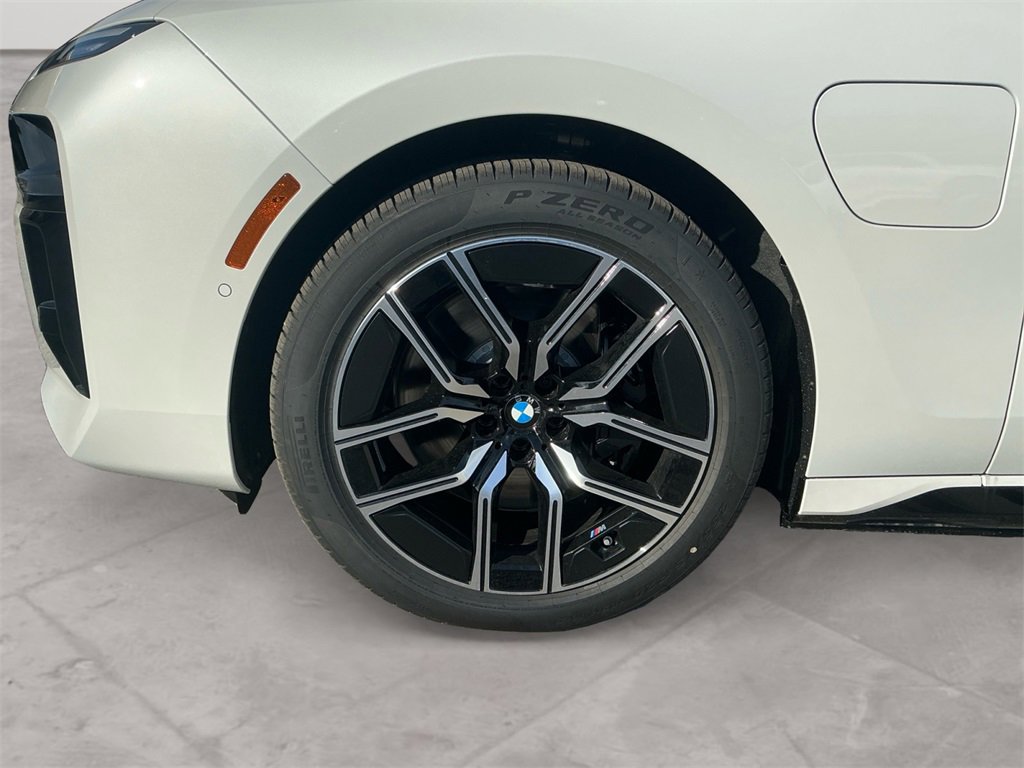 New 2026 BMW 750e xDrive image 14