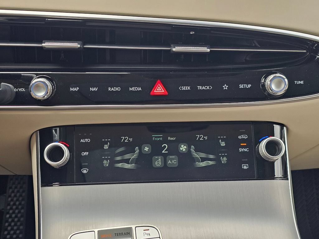 New 2026 Genesis GV70 2.5T Advanced AWD/4WD image 16