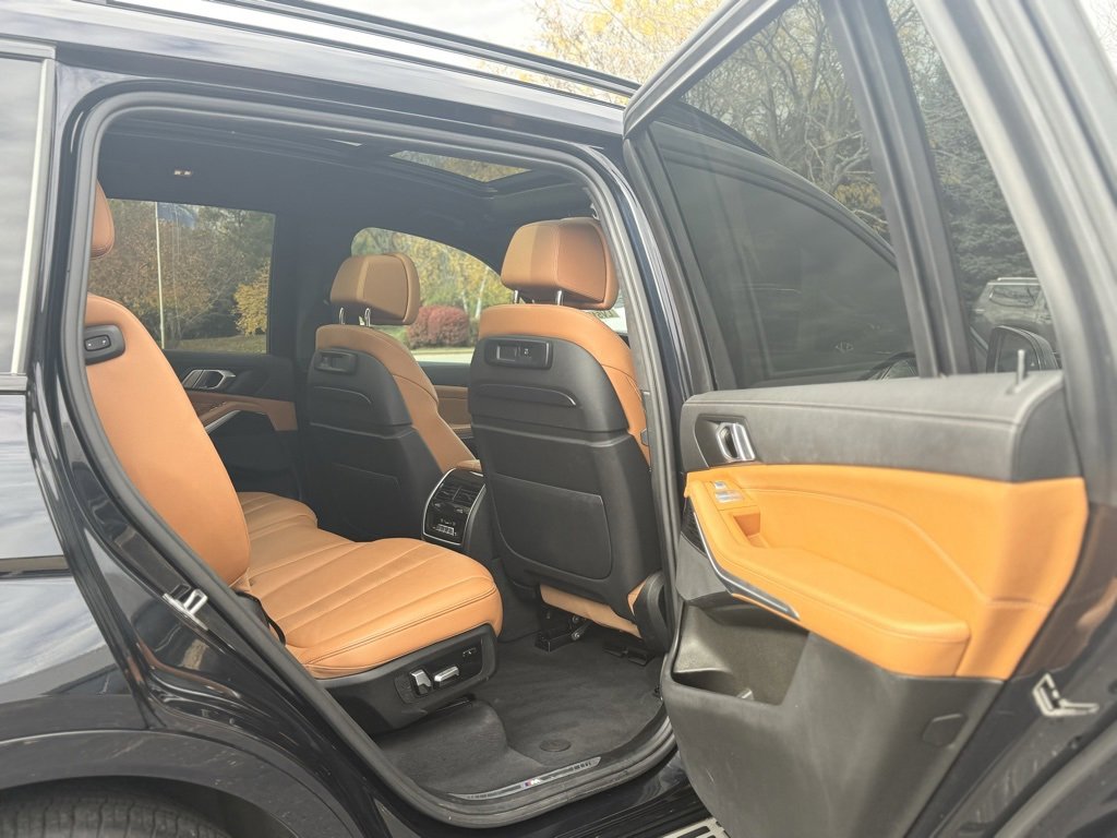 Used 2021 BMW X7 xDrive40i w/ M Sport Package image 31