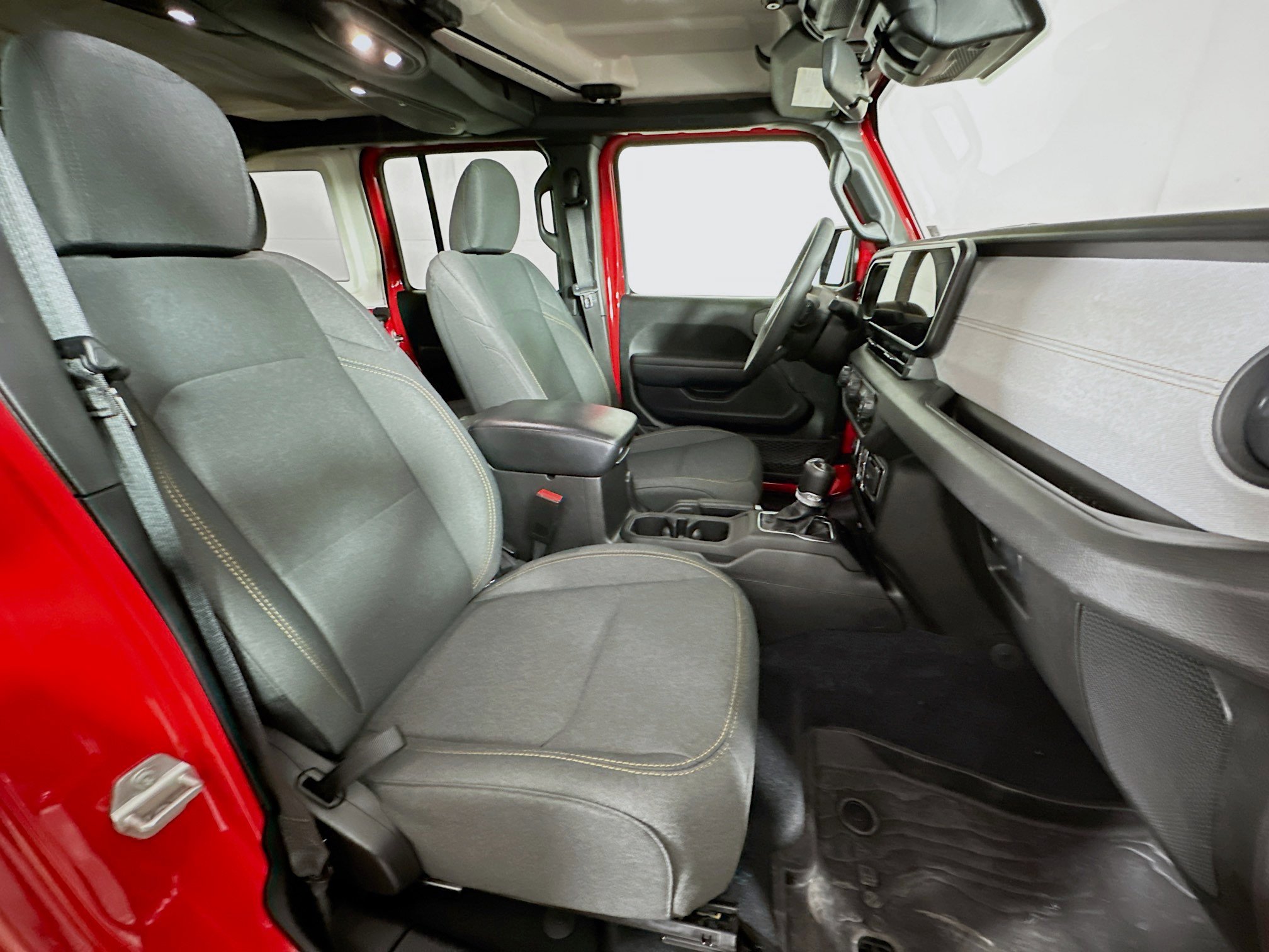 Used 2024 Jeep Wrangler Sport S w/ Technology Group image 28