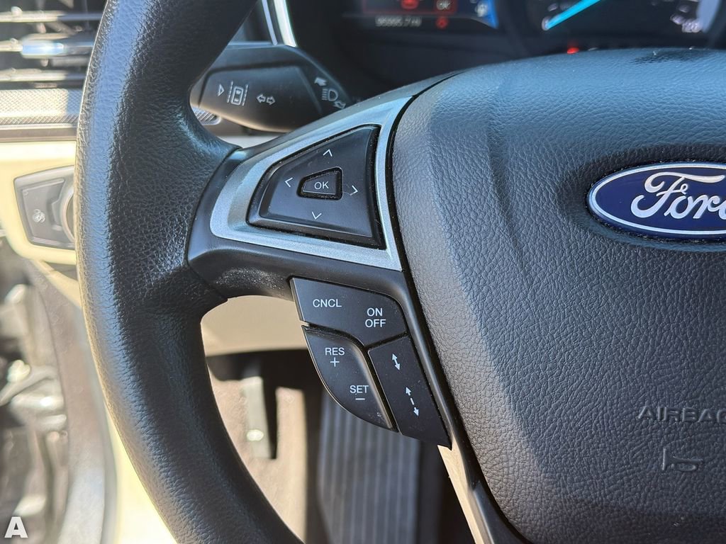 Used 2020 Ford Fusion SE FWD image 15