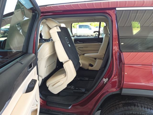 Used 2022 Jeep Grand Cherokee L Limited w/ Luxury Tech Group II image 50